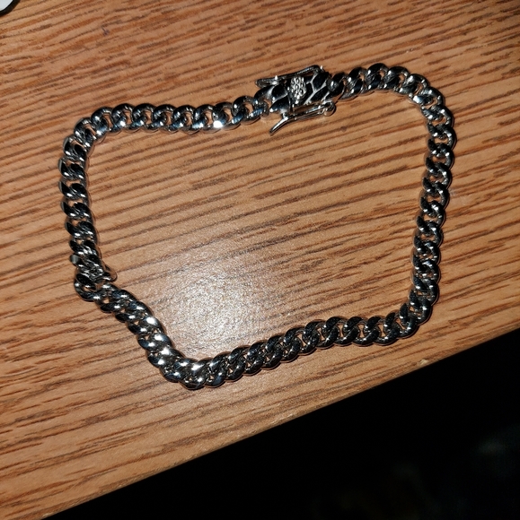 Cuban Link Bracelet in White Gold from GLD Shop - Picture 2 of 2